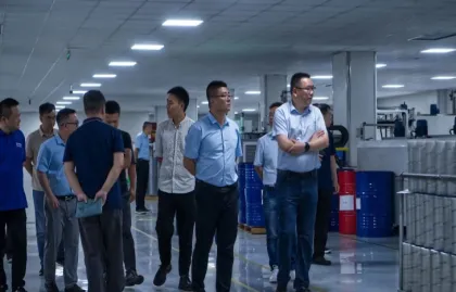 وفد من حفارات XCMG ووكيل الوكلاء يزورون شركة تشجيانغ هيدمان لتقنية الترشيح المحدودة، لاستكشاف آفاق جديدة في الابتكار والتعاون في تكنولوجيا المرشحات